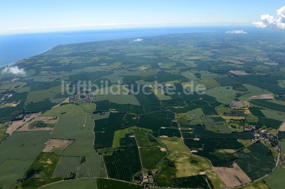 Großenbrode von oben - Meeres-Küste der Ostsee in Großenbrode im Bundesland Schleswig-Holstein