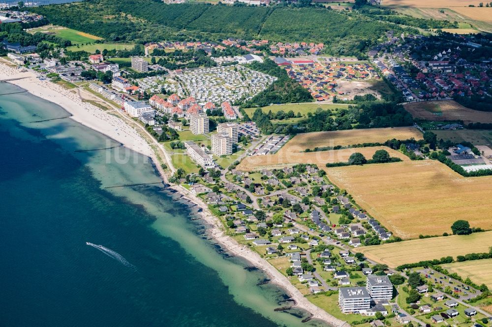 Großenbrode aus der Vogelperspektive: Meeres-Küste der Ostsee in Großenbrode im Bundesland Schleswig-Holstein