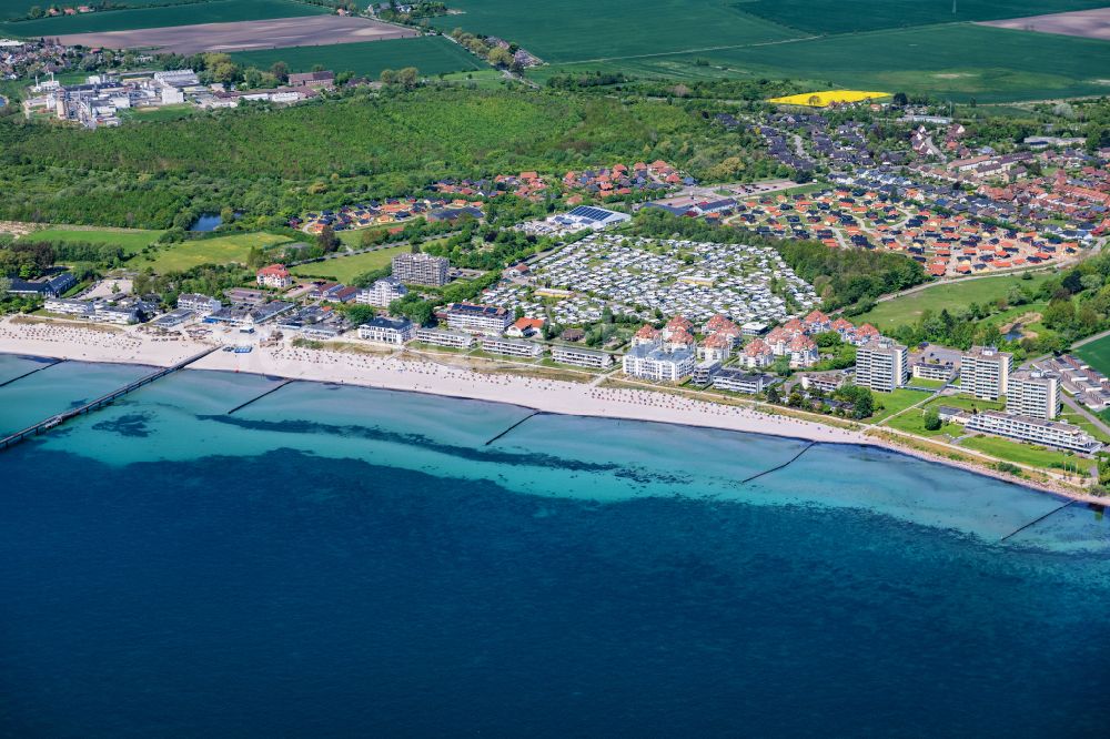 Großenbrode aus der Vogelperspektive: Meeres-Küste der Ostsee in Großenbrode im Bundesland Schleswig-Holstein