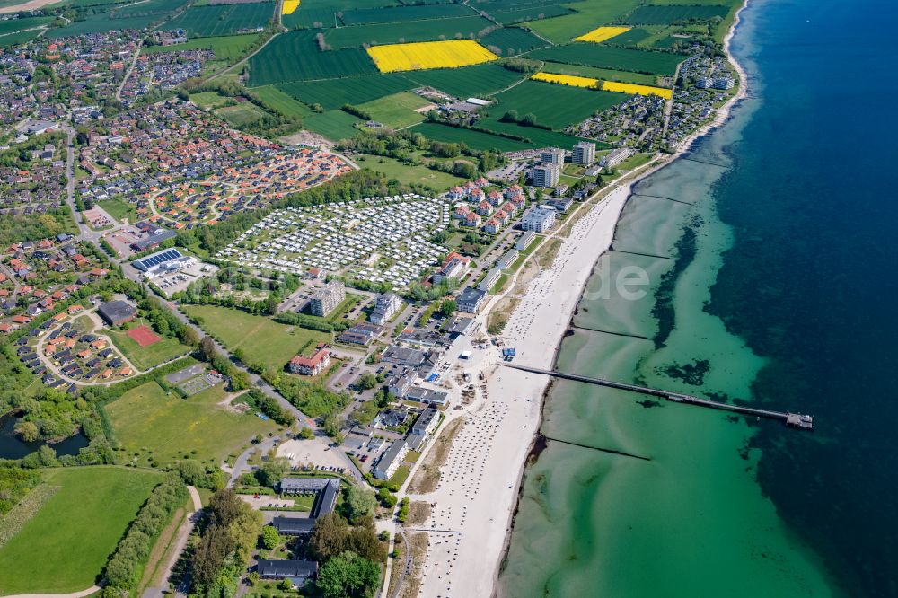 Großenbrode von oben - Meeres-Küste der Ostsee in Großenbrode im Bundesland Schleswig-Holstein