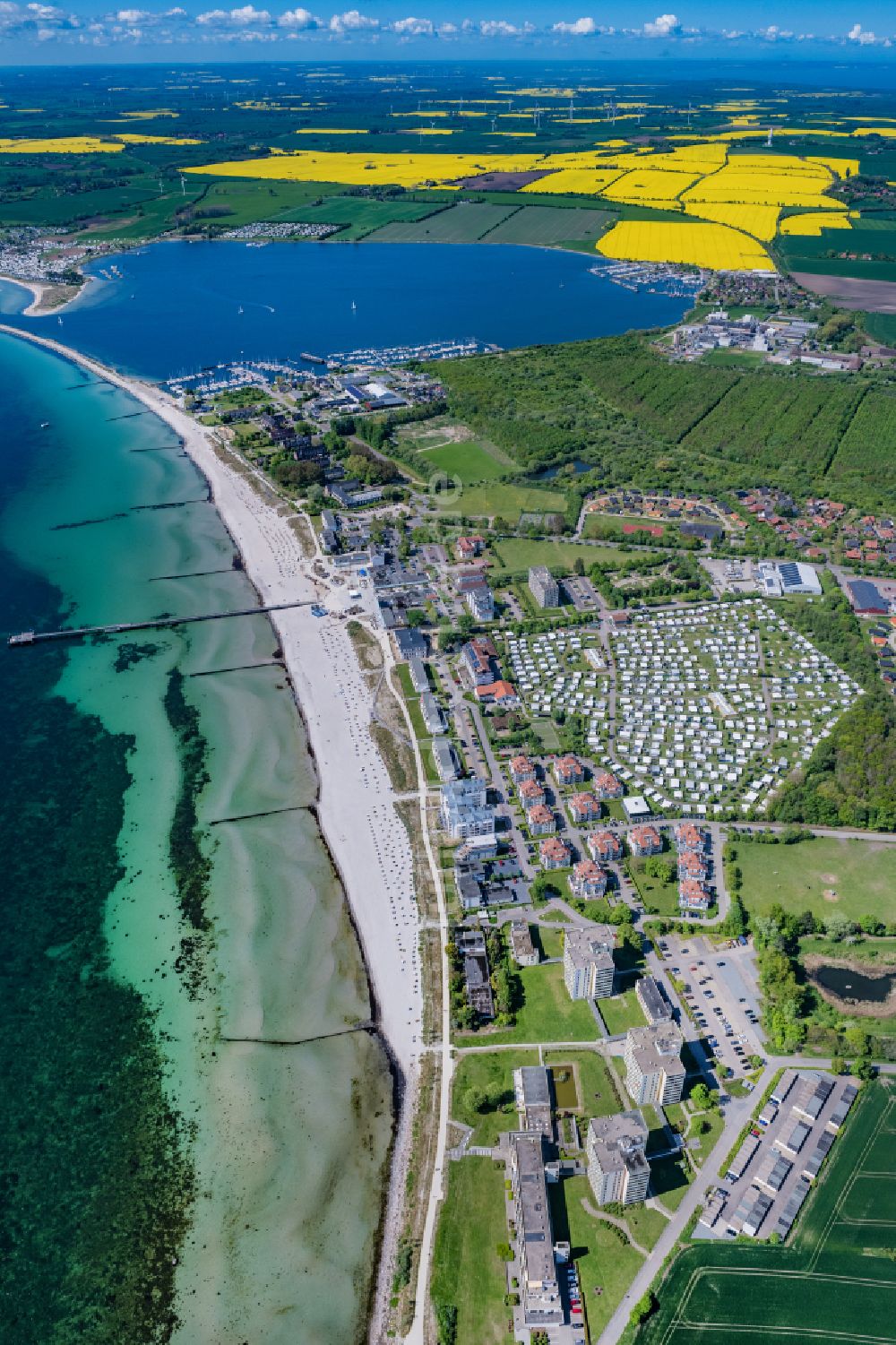 Großenbrode aus der Vogelperspektive: Meeres-Küste der Ostsee in Großenbrode im Bundesland Schleswig-Holstein