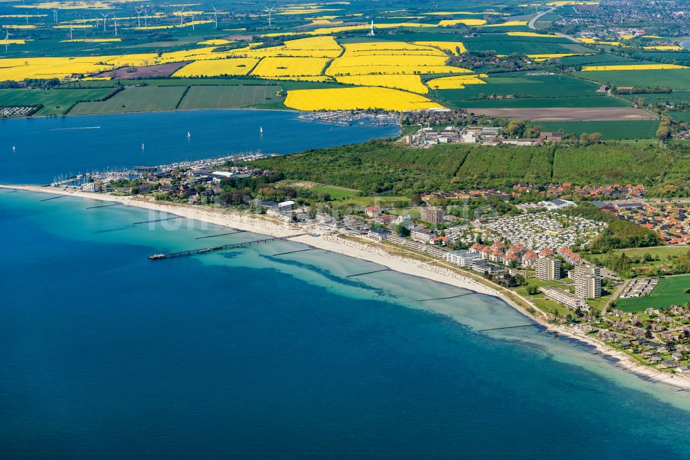 Großenbrode von oben - Meeres-Küste der Ostsee in Großenbrode im Bundesland Schleswig-Holstein