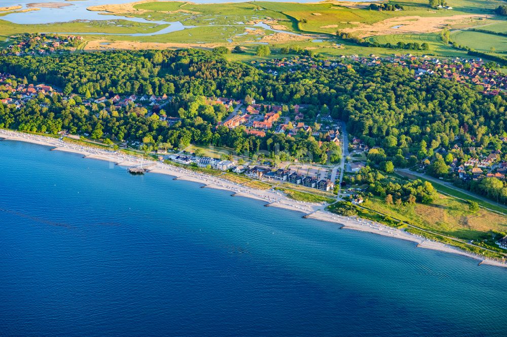 Hohwacht (Ostsee) von oben - Meeres-Küste der Ostsee in Hohwacht im Bundesland Schleswig-Holstein