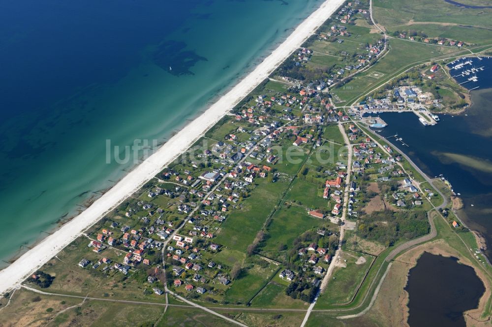 Insel Hiddensee von oben - Meeres-Küste der Ostsee auf Insel Hiddensee im Bundesland Mecklenburg-Vorpommern