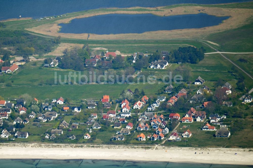 Insel Hiddensee von oben - Meeres-Küste der Ostsee auf Insel Hiddensee im Bundesland Mecklenburg-Vorpommern