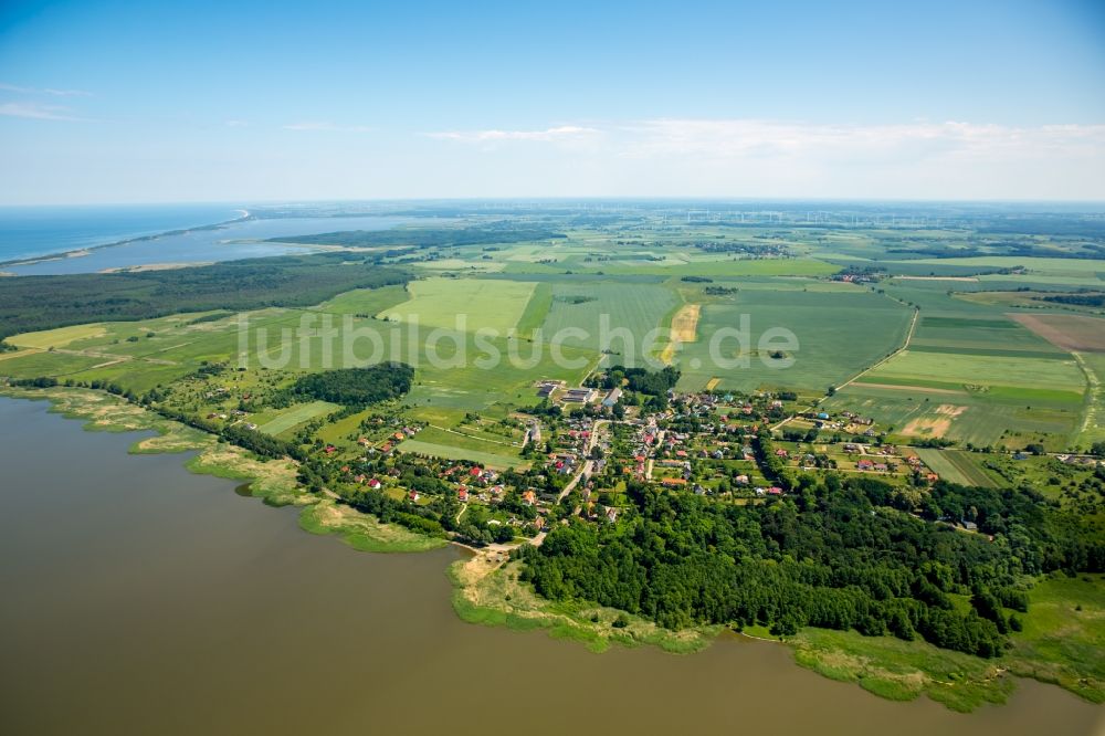 Koszalin aus der Vogelperspektive: Meeres-Küste Ostsee in Koszalin in Westpommern, Polen