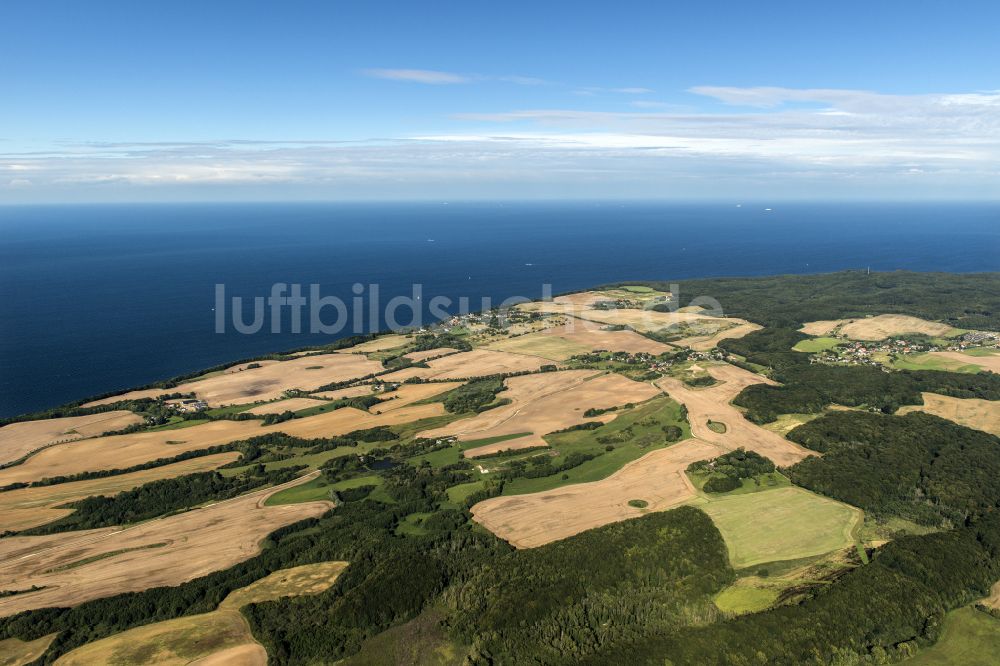 Lohme aus der Vogelperspektive: Meeres-Küste der Ostsee in Lohme im Bundesland Mecklenburg-Vorpommern, Deutschland