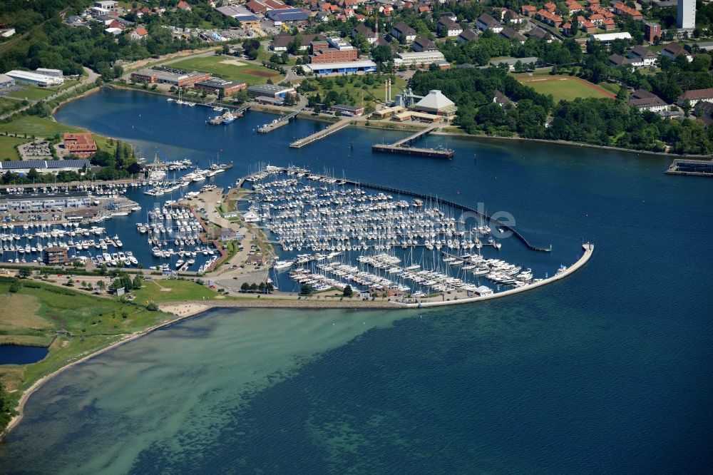 Neustadt in Holstein von oben - Meeres-Küste der Ostsee in Neustadt in Holstein im Bundesland Schleswig-Holstein