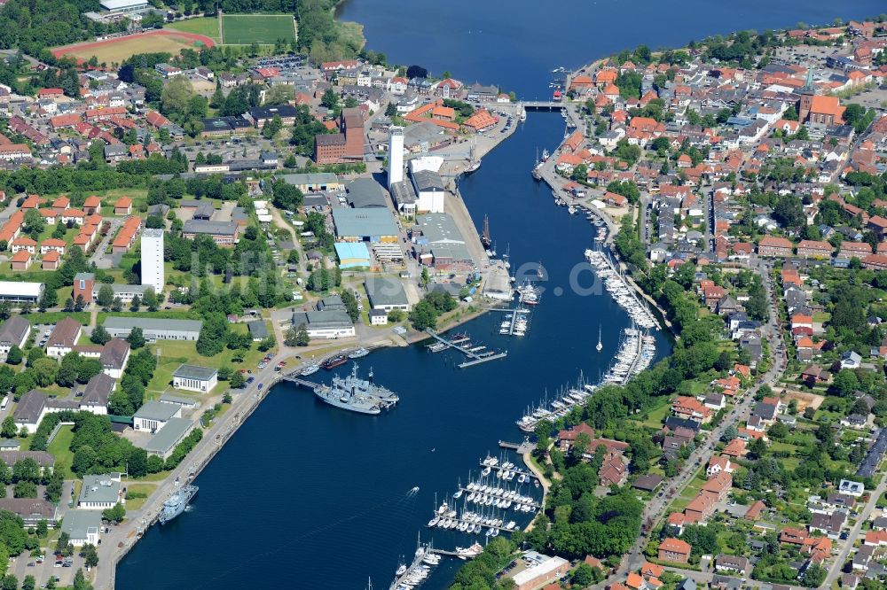 Neustadt in Holstein aus der Vogelperspektive: Meeres-Küste der Ostsee in Neustadt in Holstein im Bundesland Schleswig-Holstein