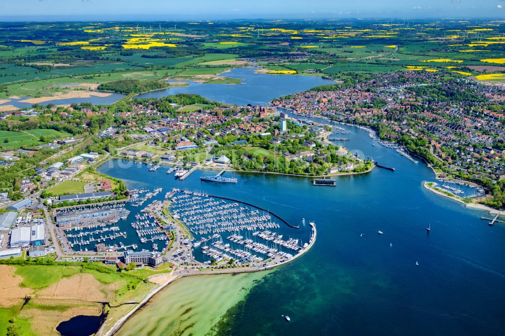 Neustadt in Holstein aus der Vogelperspektive: Meeres-Küste der Ostsee in Neustadt in Holstein im Bundesland Schleswig-Holstein