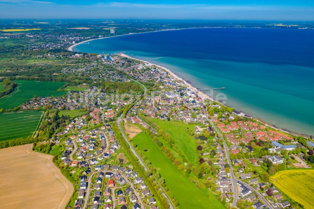 Niendorf aus der Vogelperspektive: Meeres-Küste der Ostsee in Niendorf/Ostsee im Bundesland Schleswig-Holstein, Deutschland