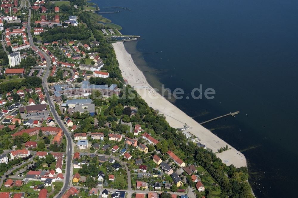 Stralsund aus der Vogelperspektive: Meeres-Küste der Ostsee im Ortsteil Klein Kedingshagen in Stralsund im Bundesland Mecklenburg-Vorpommern