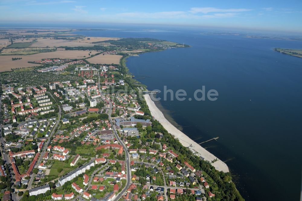 Luftbild Stralsund - Meeres-Küste der Ostsee im Ortsteil Klein Kedingshagen in Stralsund im Bundesland Mecklenburg-Vorpommern