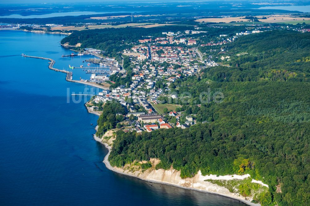 Sassnitz aus der Vogelperspektive: Meeres-Küste Ostsee Sassnitz im Bundesland Mecklenburg-Vorpommern