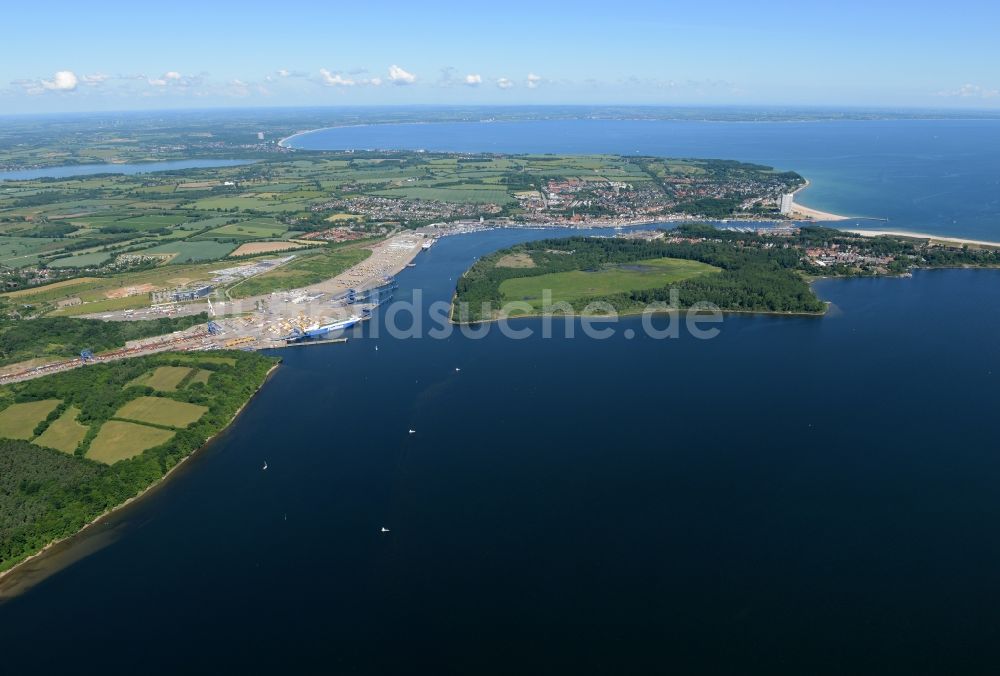 Luftbild Travemünde - Meeres-Küste der Ostsee in Travemünde im Bundesland Schleswig-Holstein