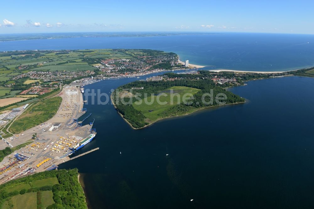 Luftbild Travemünde - Meeres-Küste der Ostsee in Travemünde im Bundesland Schleswig-Holstein