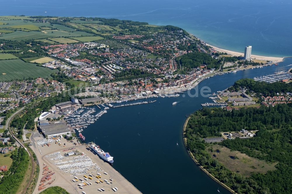 Luftbild Travemünde - Meeres-Küste der Ostsee in Travemünde im Bundesland Schleswig-Holstein