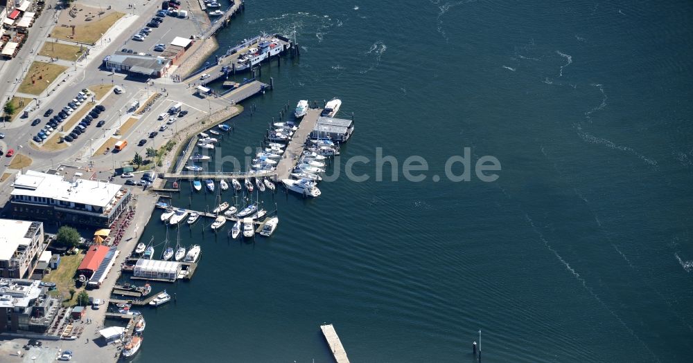 Travemünde von oben - Meeres-Küste der Ostsee in Travemünde im Bundesland Schleswig-Holstein