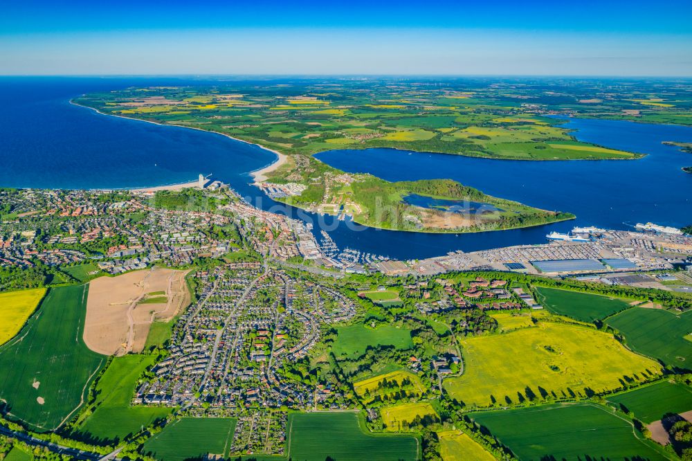 Luftbild Lübeck - Meeres-Küste der Ostsee in Travemünde im Bundesland Schleswig-Holstein, Deutschland