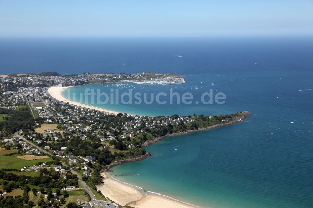 Luftbild Saint-Cast-le-Guildo - Meeres-Küste an der Pointe de la Garde in Saint-Cast-le-Guildo in Bretagne, Frankreich