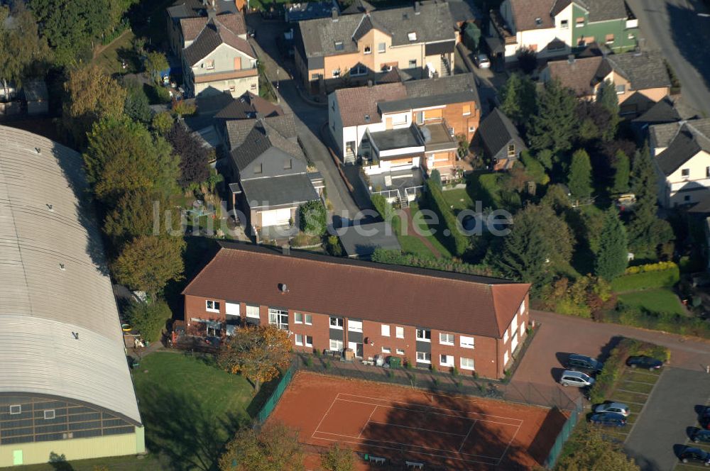 Luftaufnahme Kamen - Mehrfamilien-Wohnhaus am Sportplatz an der Westicker Strasse 39 in 59174 Kamen