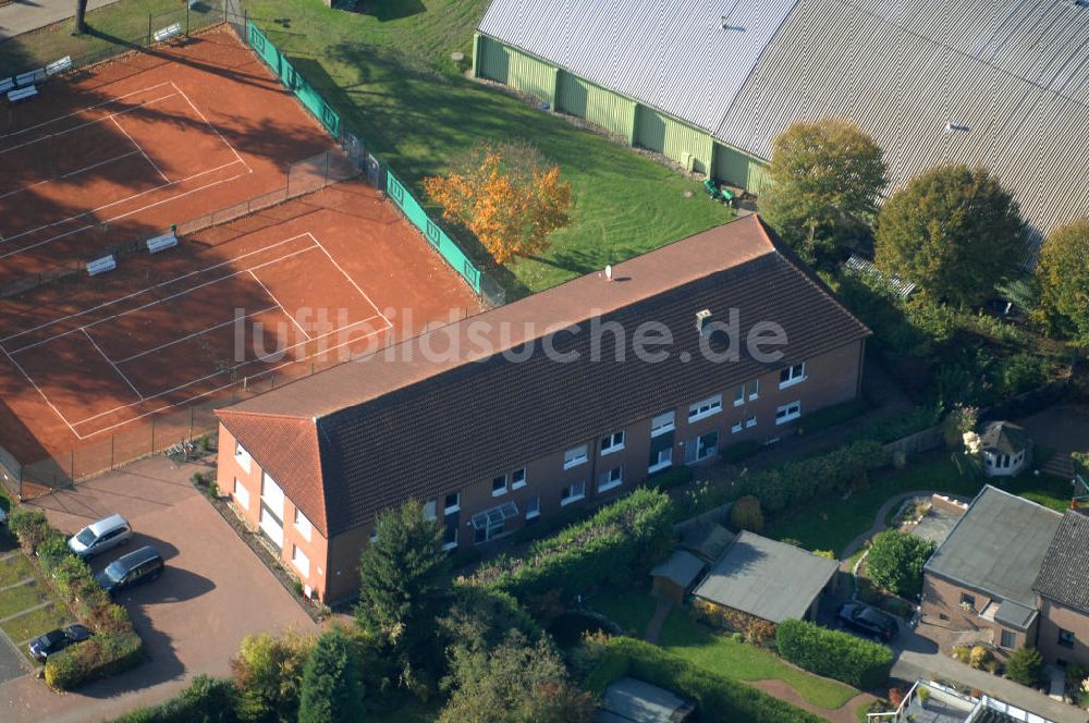 Luftbild Kamen - Mehrfamilien-Wohnhaus am Sportplatz an der Westicker Strasse 39 in 59174 Kamen