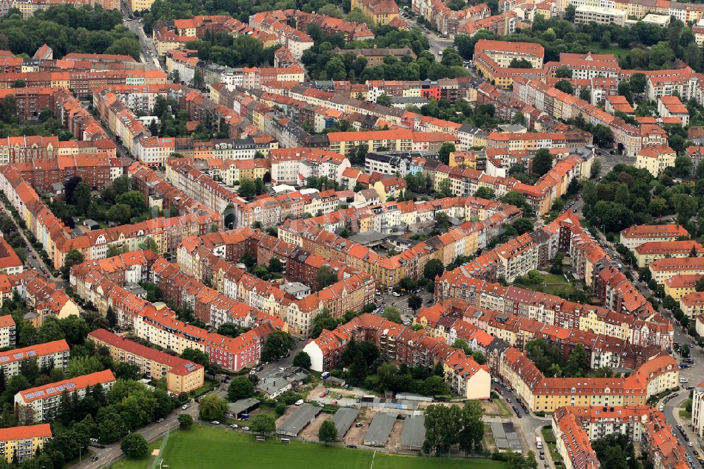 Luftbild Erfurt - Mehrfamilien- Wohnhäuser im Wohngebiet Blumenviertel an der Blumenstrasse, Nordhäuser Strasse, Moritzwallstrasse in Erfurt im Bundesland Thüringen