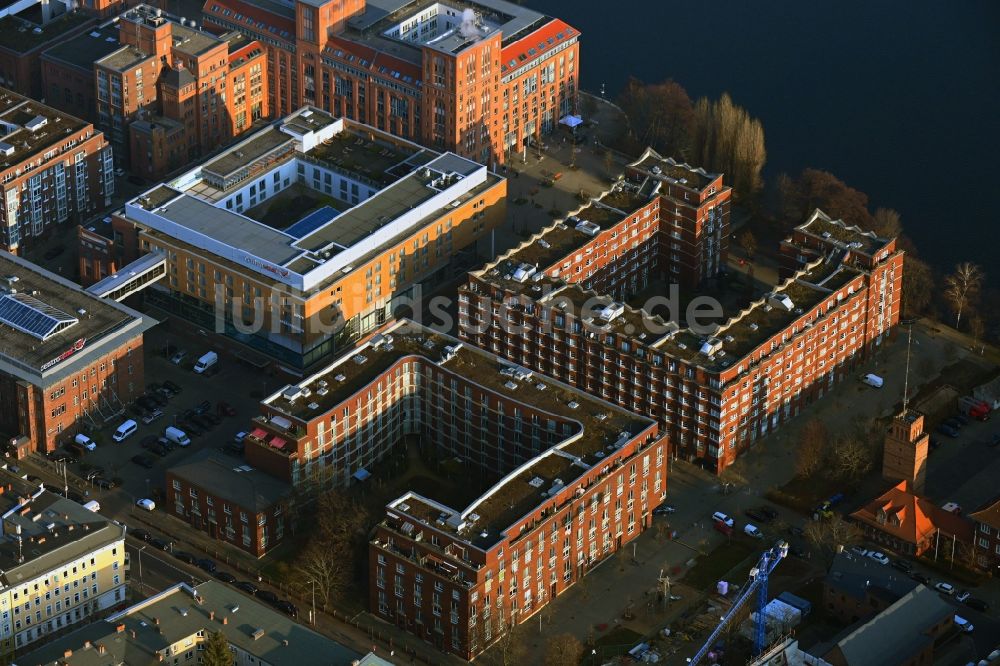 Berlin von oben - Mehrfamilienhaus- Anlage im Karree Paula-Hirschfeld-Steig - Frieda-Arnheim-Promenade - Brauereihof in Berlin, Deutschland