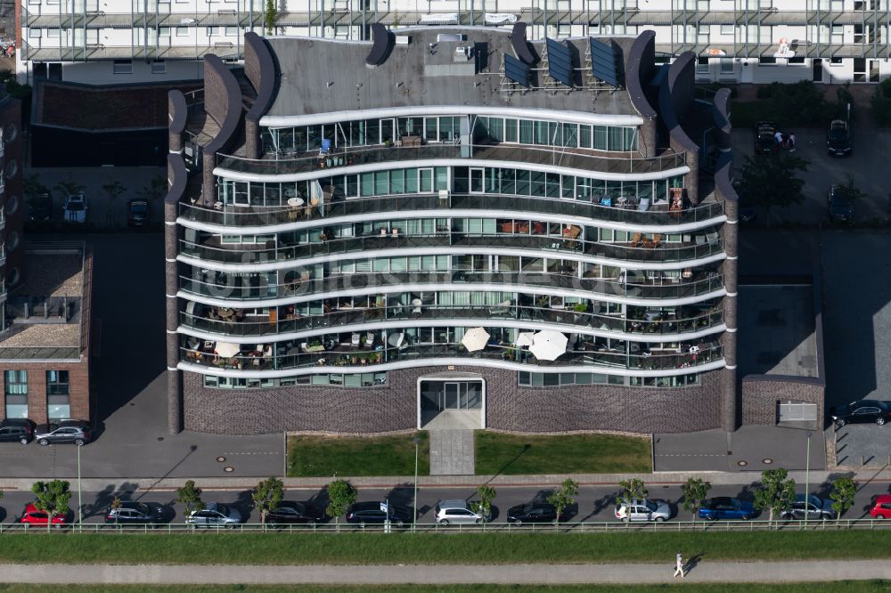 Luftaufnahme Bremerhaven - Mehrfamilienhaus in Bremerhaven im Bundesland Bremen, Deutschland