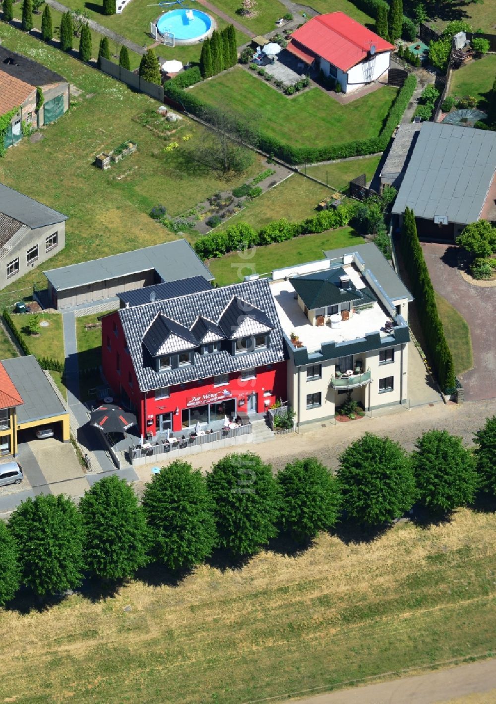 Luftaufnahme Wittenberge - Mehrfamilienhaus an der Elbstraße in Wittenberge im Bundesland Brandenburg, Deutschland