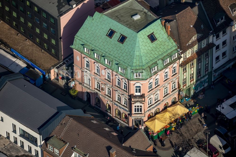 Bottrop aus der Vogelperspektive: Mehrfamilienhaus an der Hochstraße in Bottrop im Bundesland Nordrhein-Westfalen, Deutschland