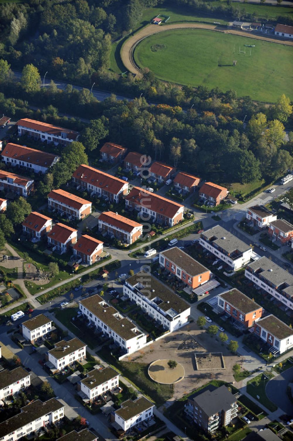 Luftbild Hamburg - Rahlstedt - Mehrfamilienhaus- Neubau der cds Wohnbau Hamburg GmbH am Rahlstedter Kamp in Hamburg - Rahlstedt