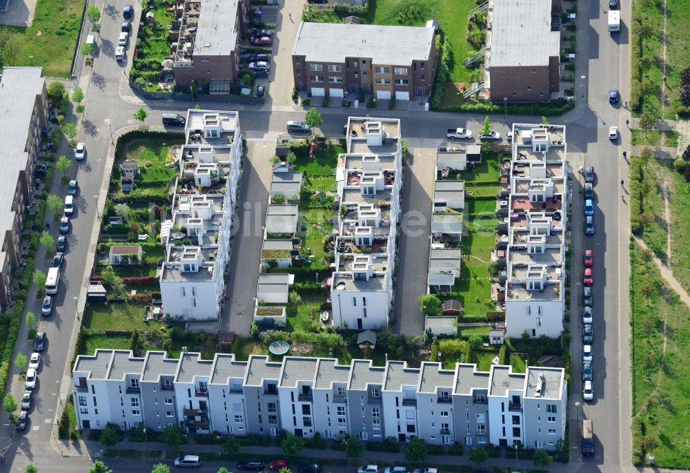 Luftbild Berlin - Mehrfamilienhaus- Neubauten und Reihenhäuser im Stadtenwicklungsgebiet Eldenaer Straße - Storkower Straße im Stadtteil Friedrichshain zu Berlin