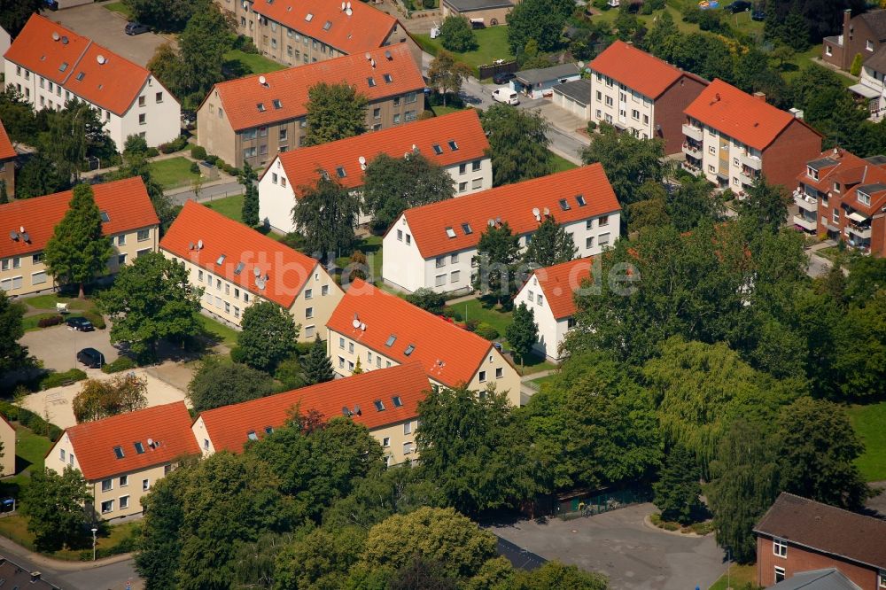 Hamm von oben - Mehrfamilienhaus - Reihenhaussiedlung an der Herrmann-Pünder-Straße in Hamm im Bundesland Nordrhein-Westfalen