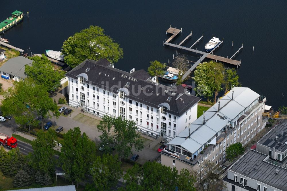 Luftaufnahme Potsdam - Mehrfamilienhaus an der Tschudistraße in Potsdam im Bundesland Brandenburg, Deutschland