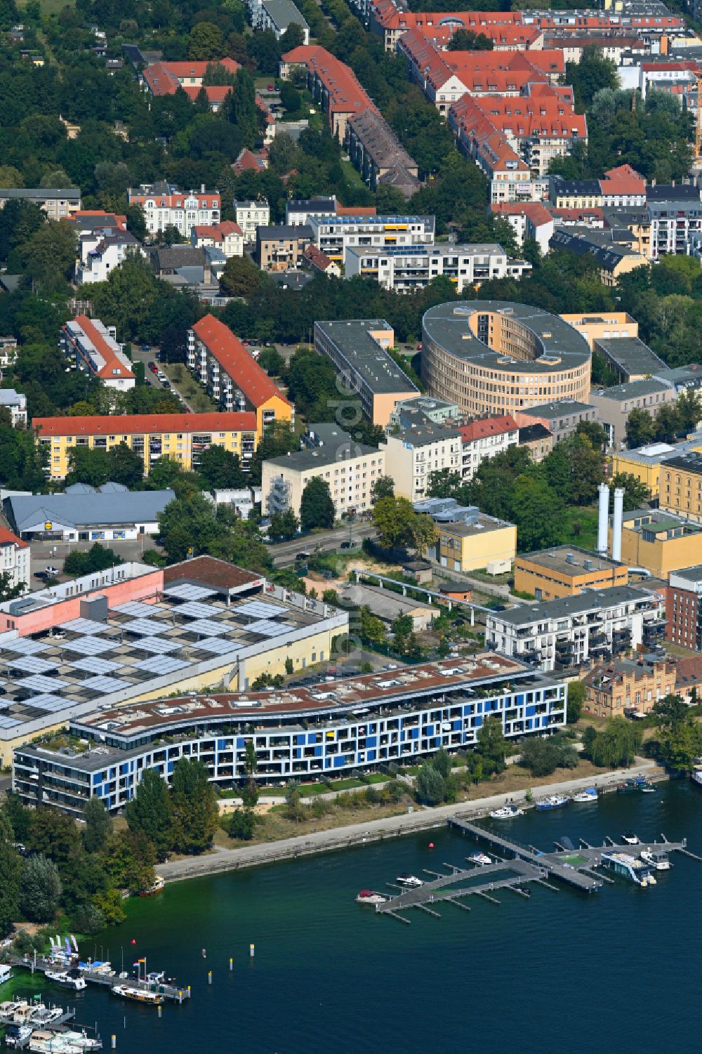 Potsdam von oben - Mehrfamilienhaus-Wohnanlage Havelwelle an der Zeppelinstraße im Ortsteil Westliche Vorstadt in Potsdam im Bundesland Brandenburg, Deutschland