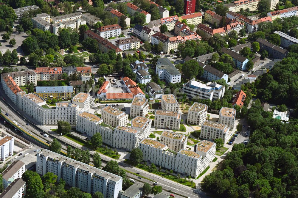 Luftaufnahme München - Mehrfamilienhaus-Wohnanlage LIVING ISAR im Ortsteil Untergiesing-Harlaching in München im Bundesland Bayern, Deutschland