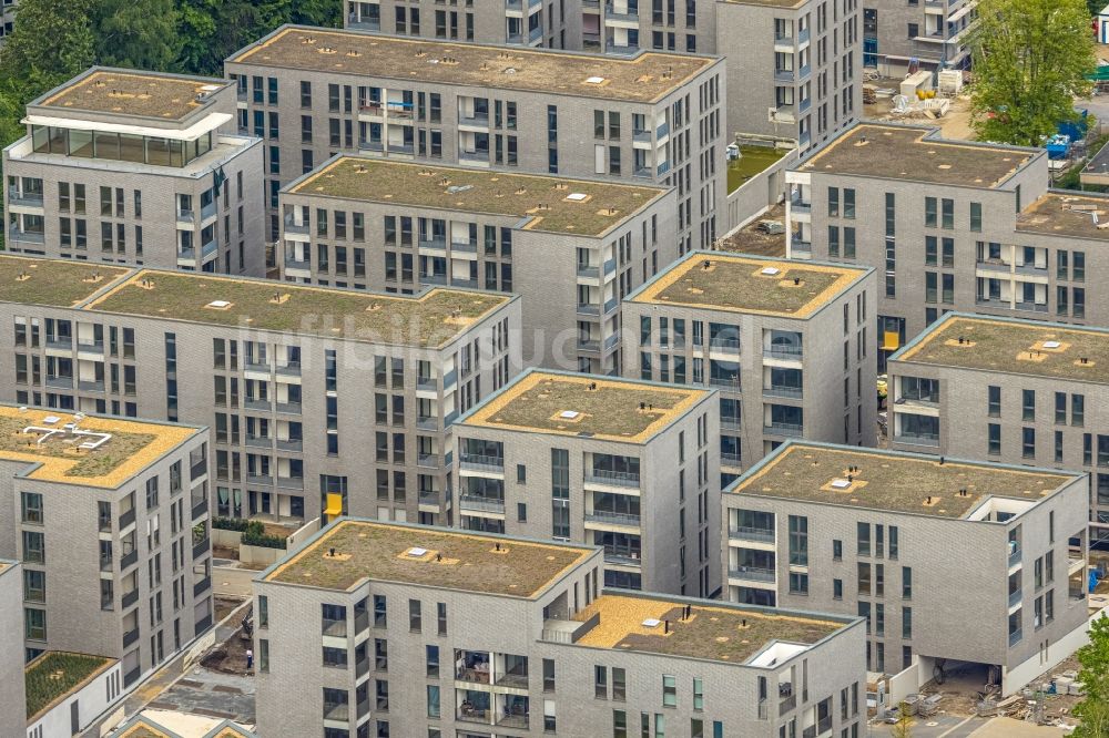 Essen von oben - Mehrfamilienhaus-Wohnanlage Parc Dunant im Ortsteil Rüttenscheid in Essen im Bundesland Nordrhein-Westfalen, Deutschland