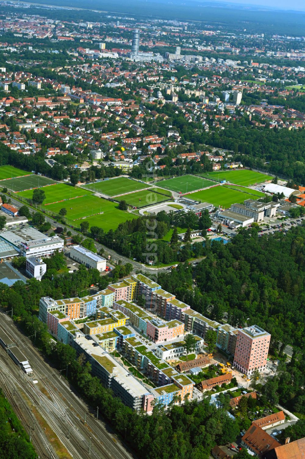 Luftaufnahme Nürnberg - Mehrfamilienhaus-Wohnanlage Regensburger Viertel in Nürnberg im Bundesland Bayern, Deutschland