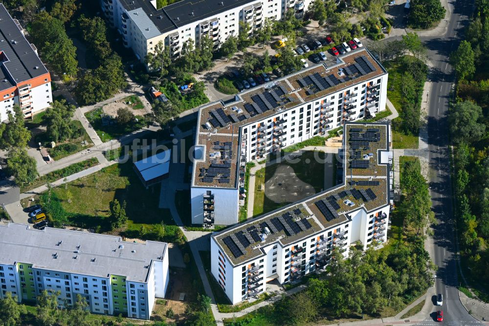 Luftaufnahme Berlin - Mehrfamilienhaus-Wohnanlage an der Seehausener Straße Ecke Pablo-Picasso-Straße in Berlin, Deutschland