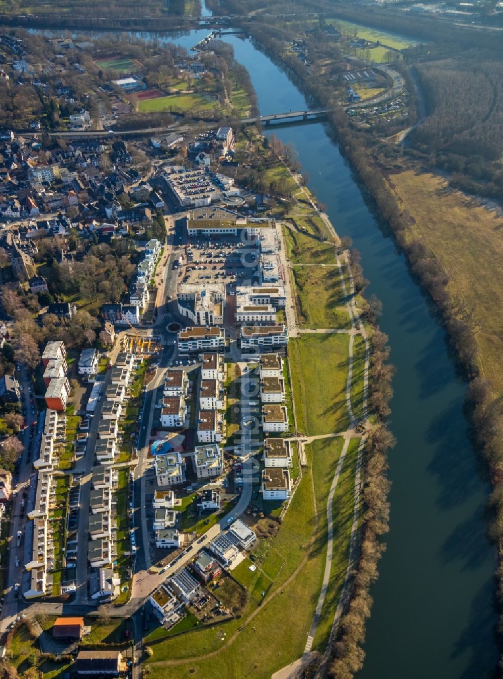 Herdecke aus der Vogelperspektive: Mehrfamilienhaus-Wohnanlage im Wohngebiet Ufer-Viertel im Ortsteil Westende in Herdecke im Bundesland Nordrhein-Westfalen