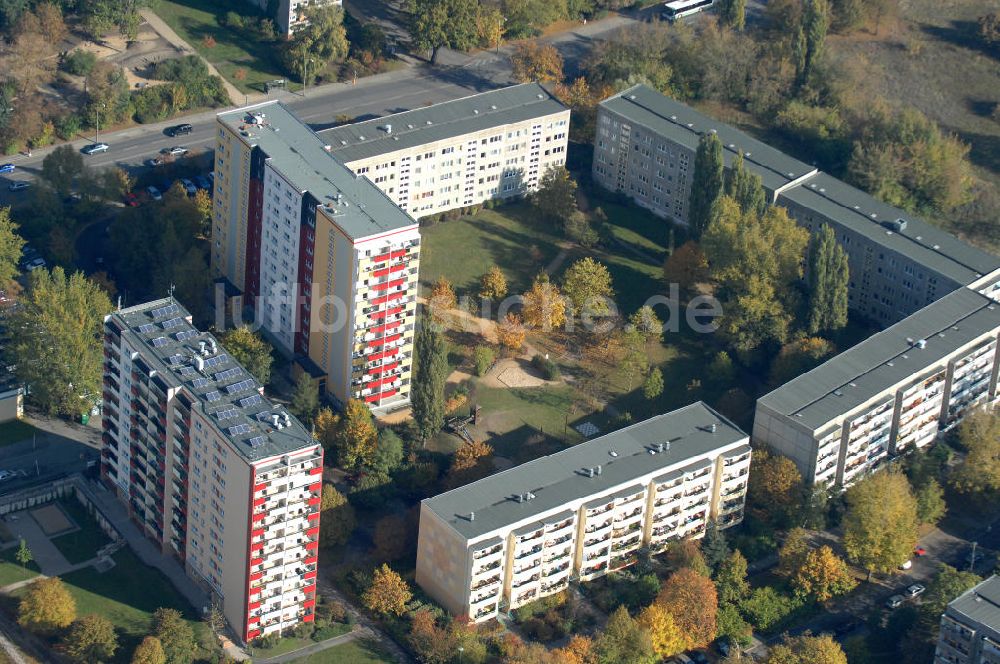 Luftbild Berlin - Mehrfamilienhaus- Wohngebiete nördlich der A10 / E55 in Berlin-Buch