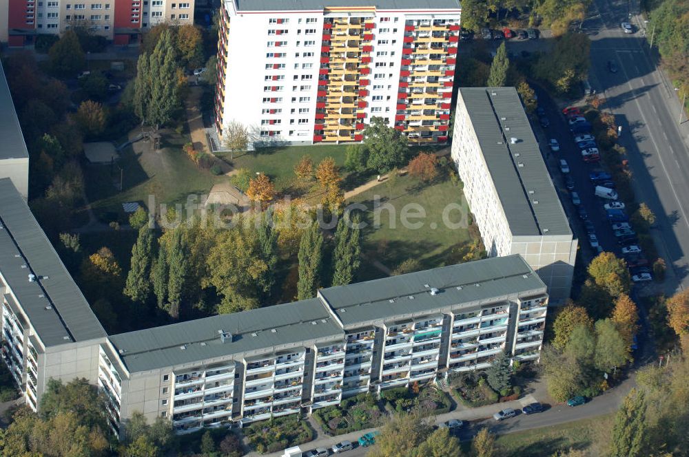 Luftbild Berlin - Mehrfamilienhaus- Wohngebiete nördlich der A10 / E55 in Berlin-Buch