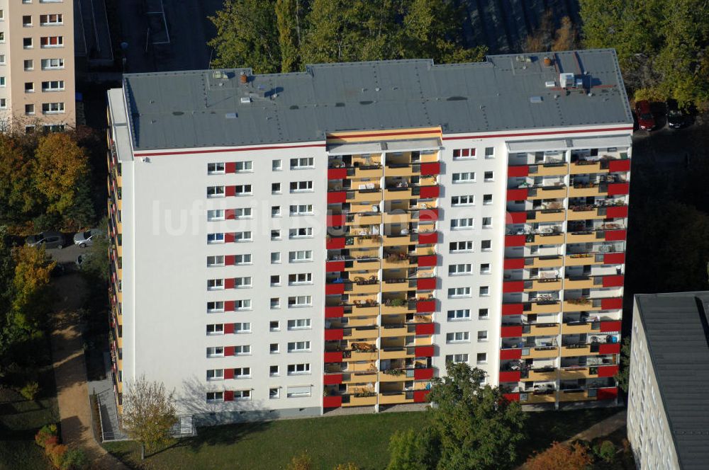 Berlin von oben - Mehrfamilienhaus- Wohngebiete nördlich der A10 / E55 in Berlin-Buch