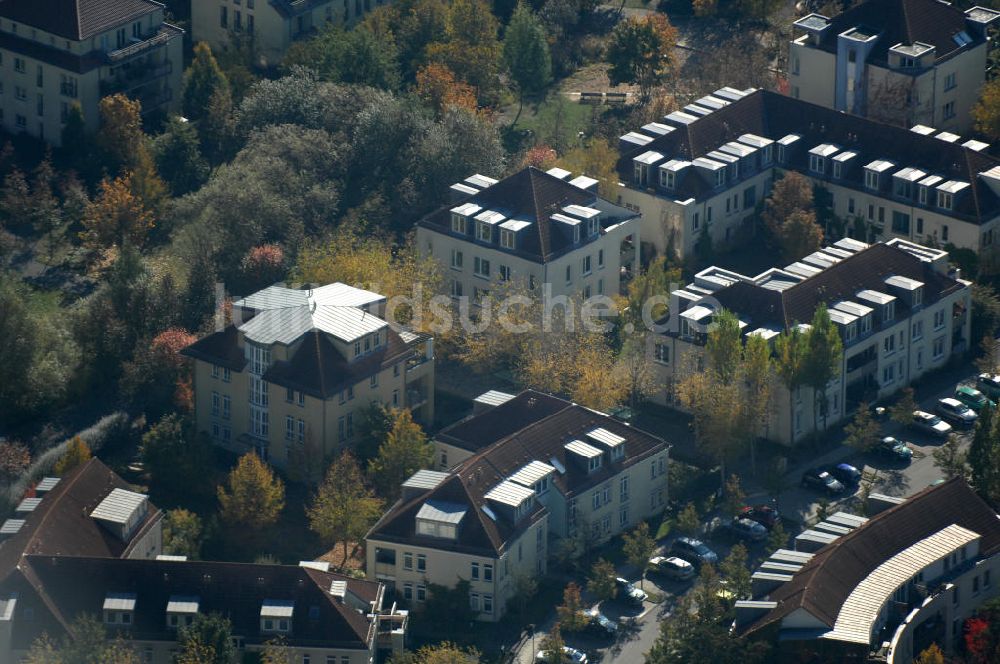 Luftaufnahme Berlin - Mehrfamilienhaus- Wohngebiete südlich der A10 / E55 in Berlin-Karow