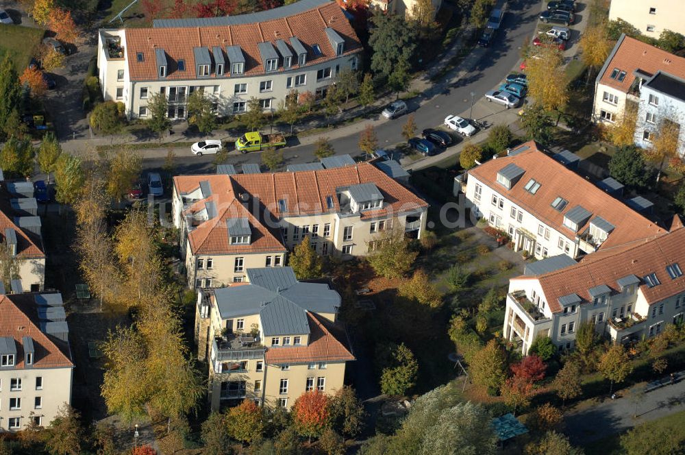 Berlin von oben - Mehrfamilienhaus- Wohngebiete südlich der A10 / E55 in Berlin-Karow