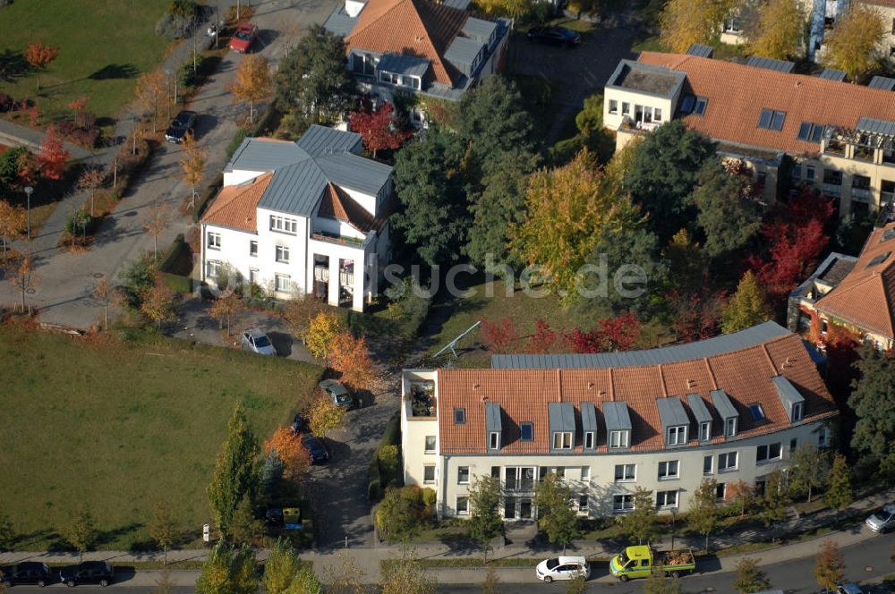 Berlin aus der Vogelperspektive: Mehrfamilienhaus- Wohngebiete südlich der A10 / E55 in Berlin-Karow