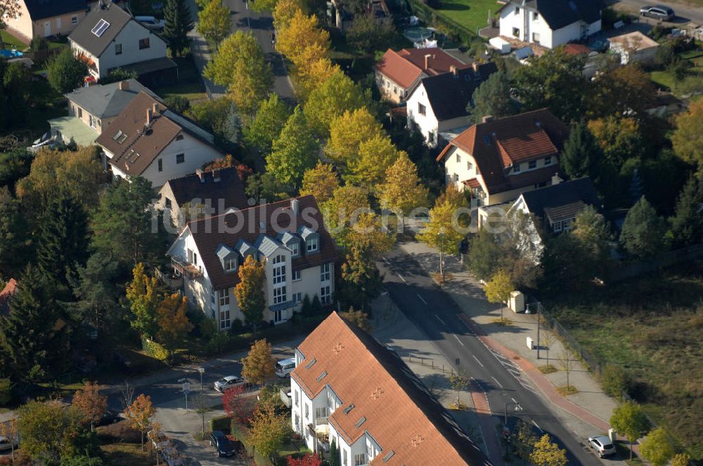 Berlin aus der Vogelperspektive: Mehrfamilienhaus- Wohngebiete südlich der A10 / E55 in Berlin-Karow