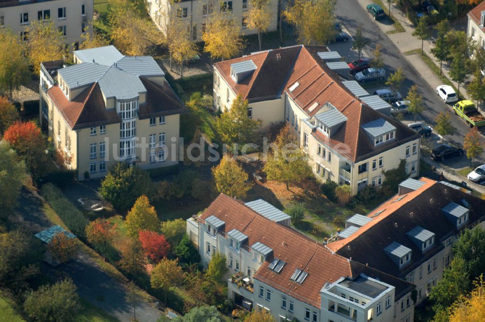 Luftaufnahme Berlin - Mehrfamilienhaus- Wohngebiete südlich der A10 / E55 in Berlin-Karow