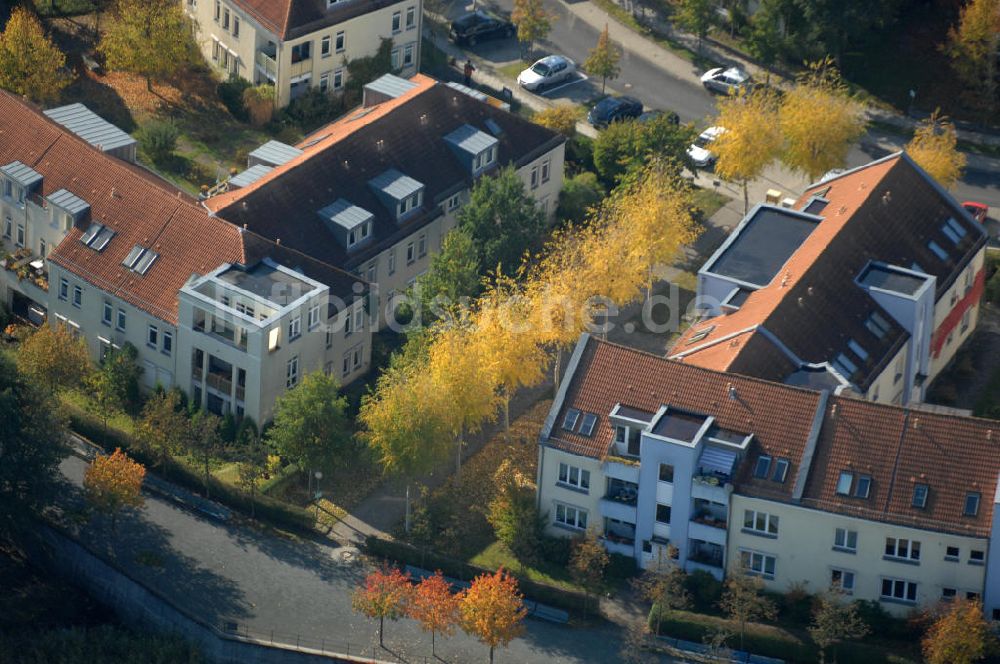 Berlin von oben - Mehrfamilienhaus- Wohngebiete südlich der A10 / E55 in Berlin-Karow